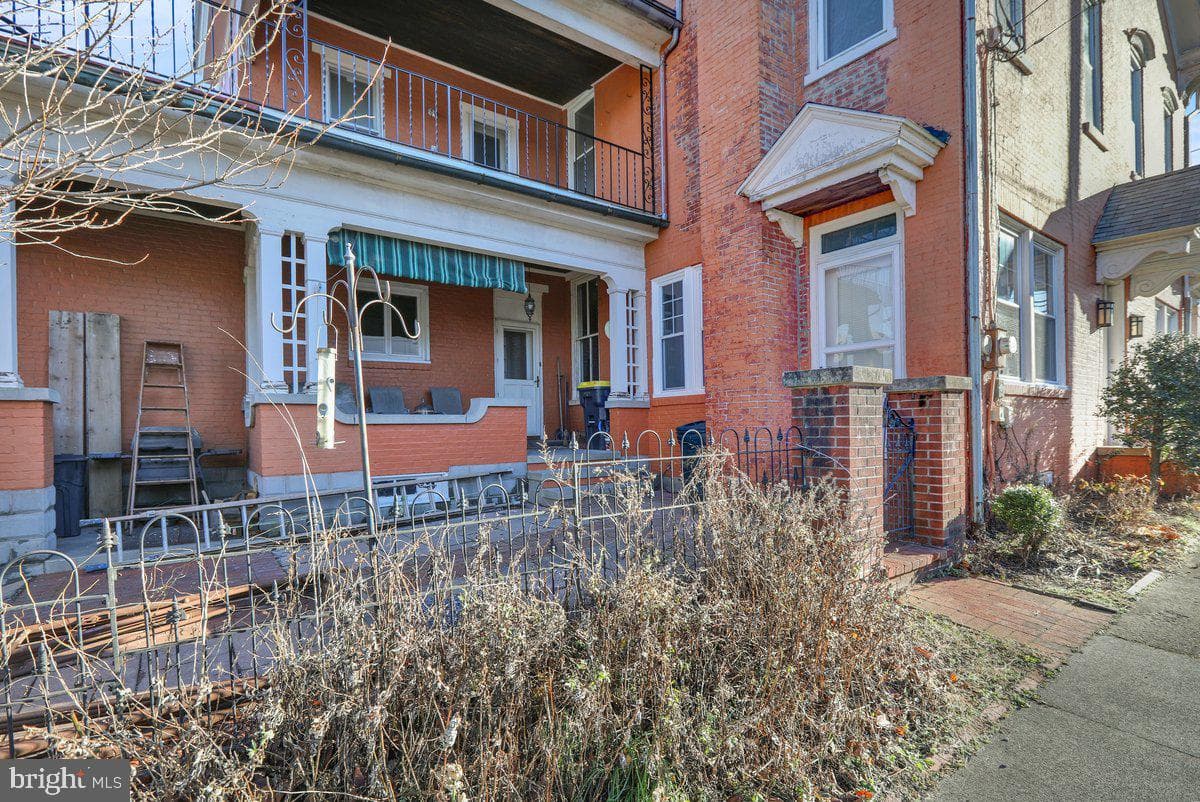 161 W High Street photo 4