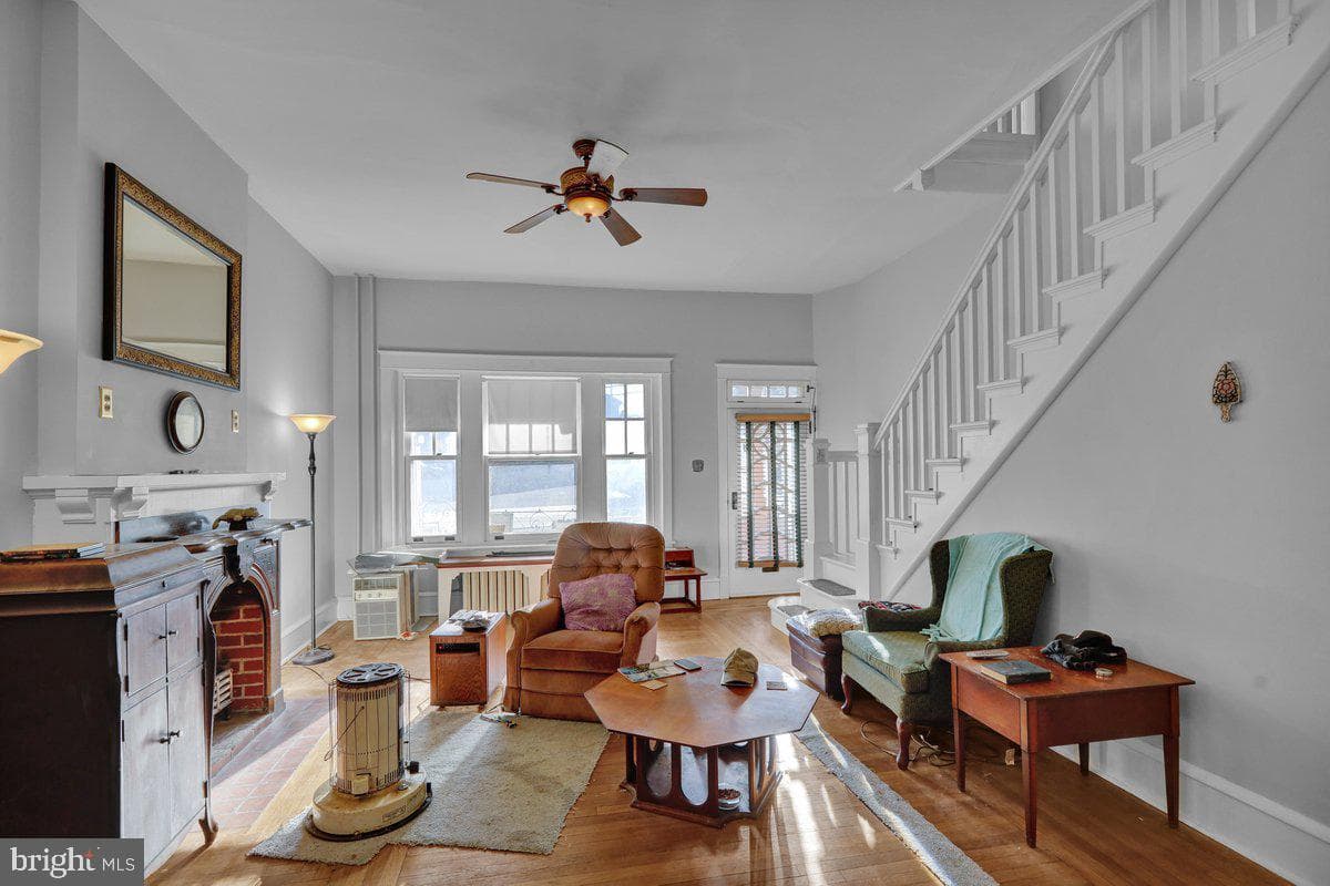 161 W High Street photo 8