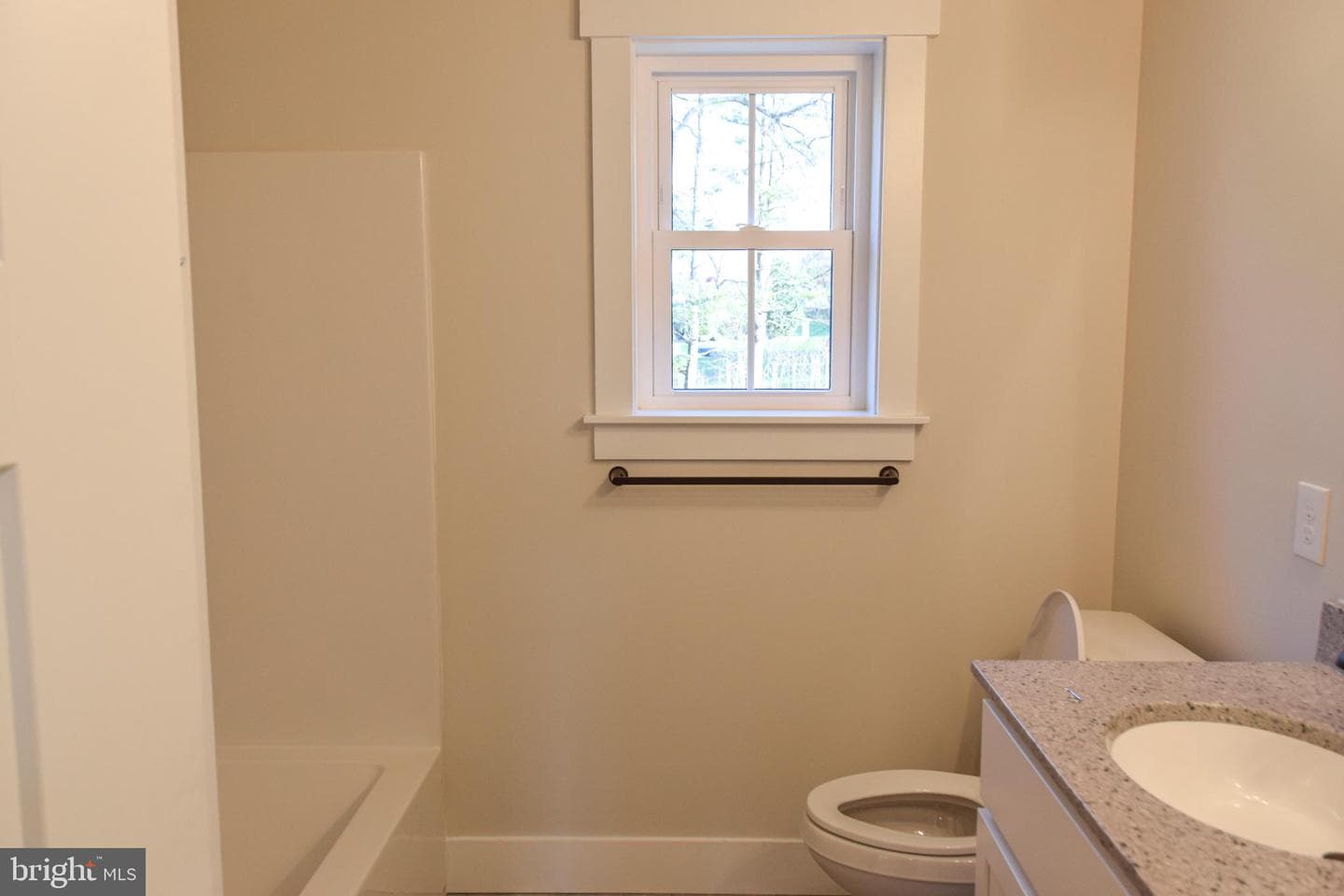 217 E Wilson Avenue photo 20