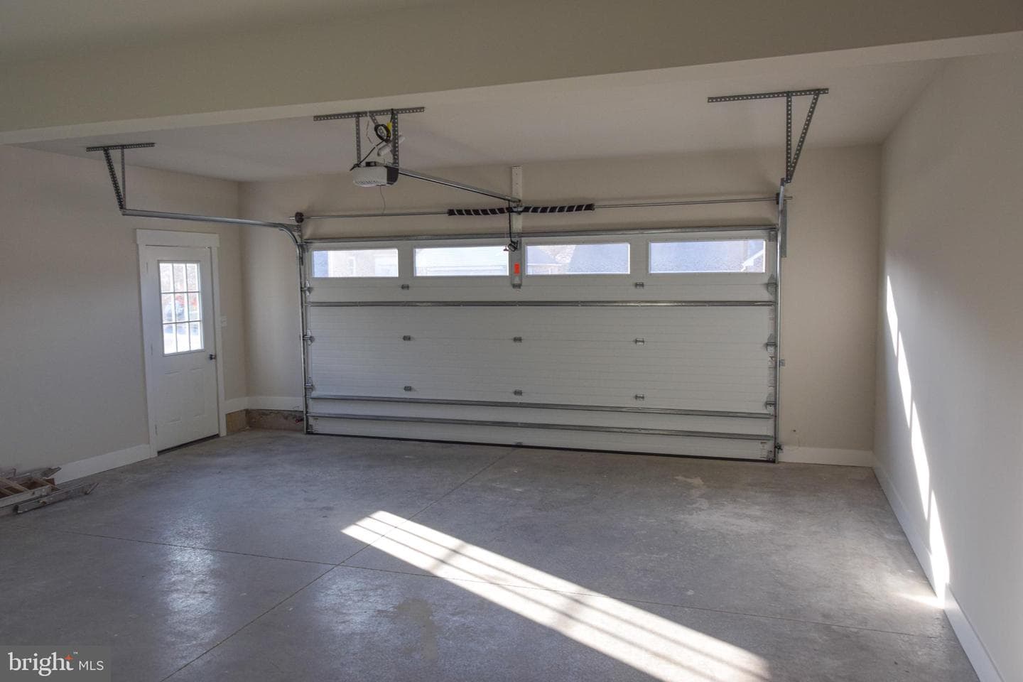 217 E Wilson Avenue photo 29