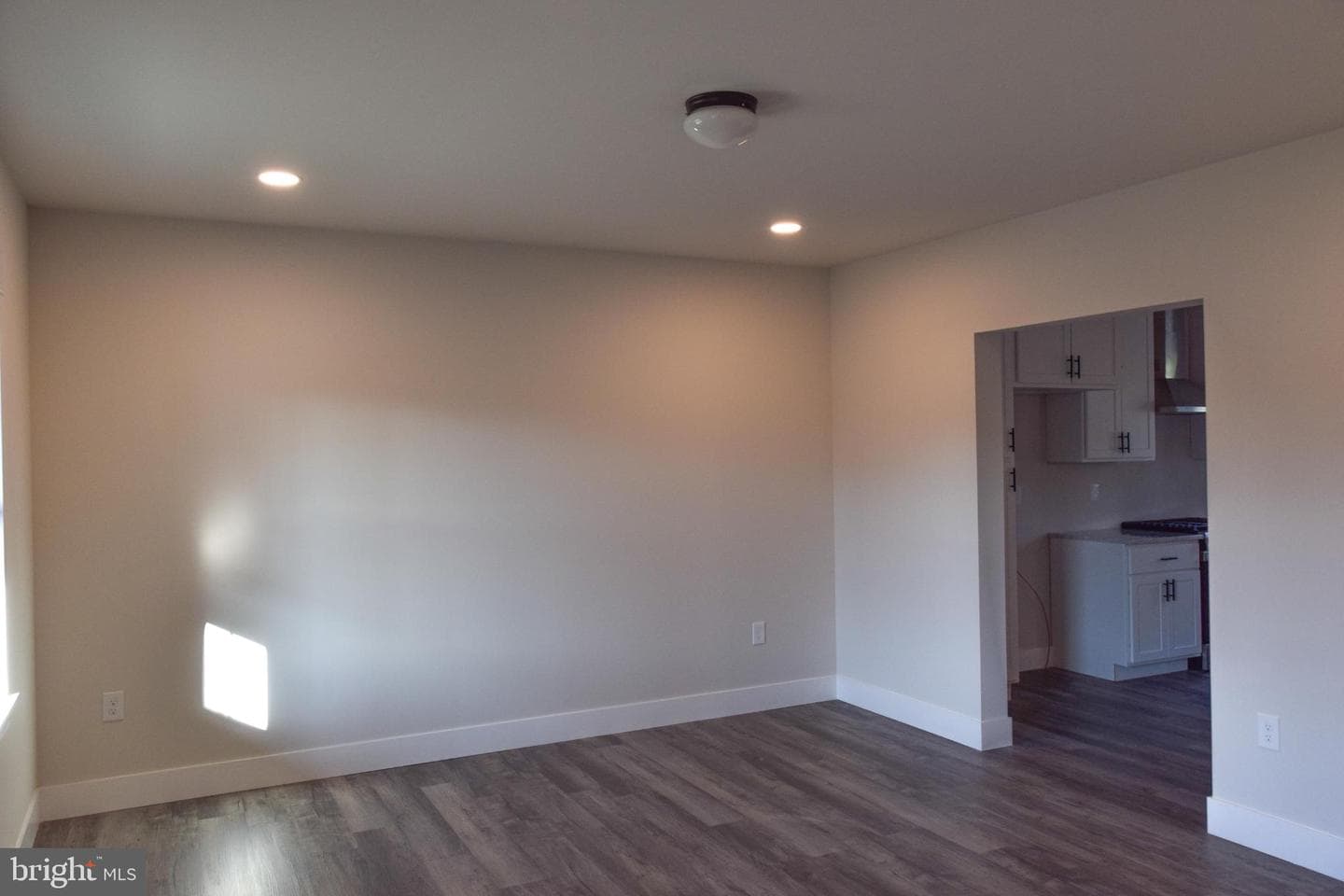 217 E Wilson Avenue photo 7