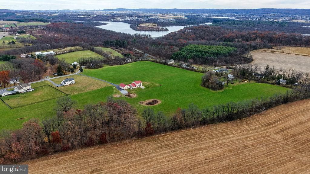 130 Troxel Road photo 85