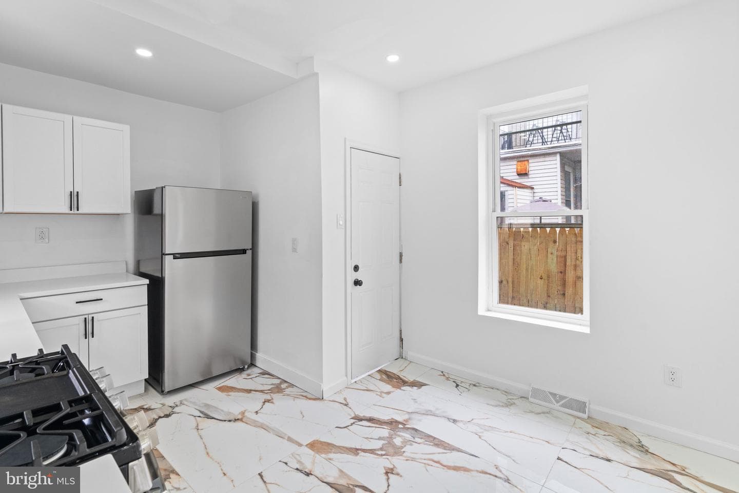 910 Pike Street photo 19