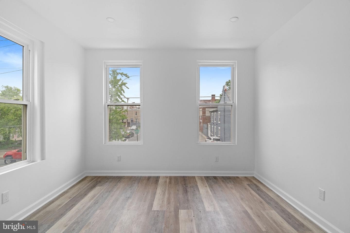 910 Pike Street photo 22