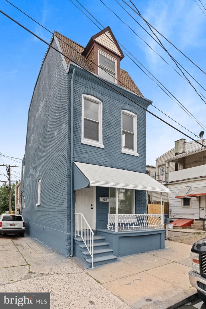 910 Pike Street photo 6