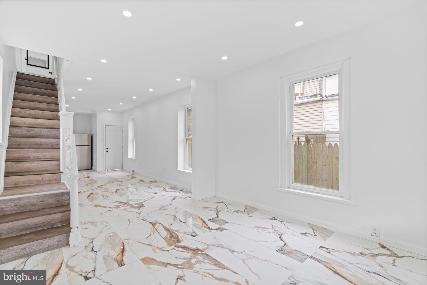 910 Pike Street photo 9