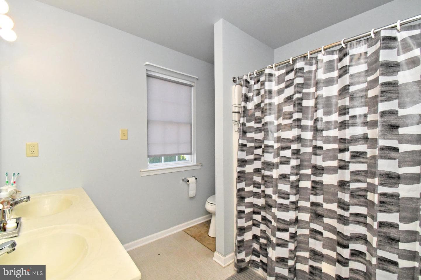 306 Kingston Drive photo 32
