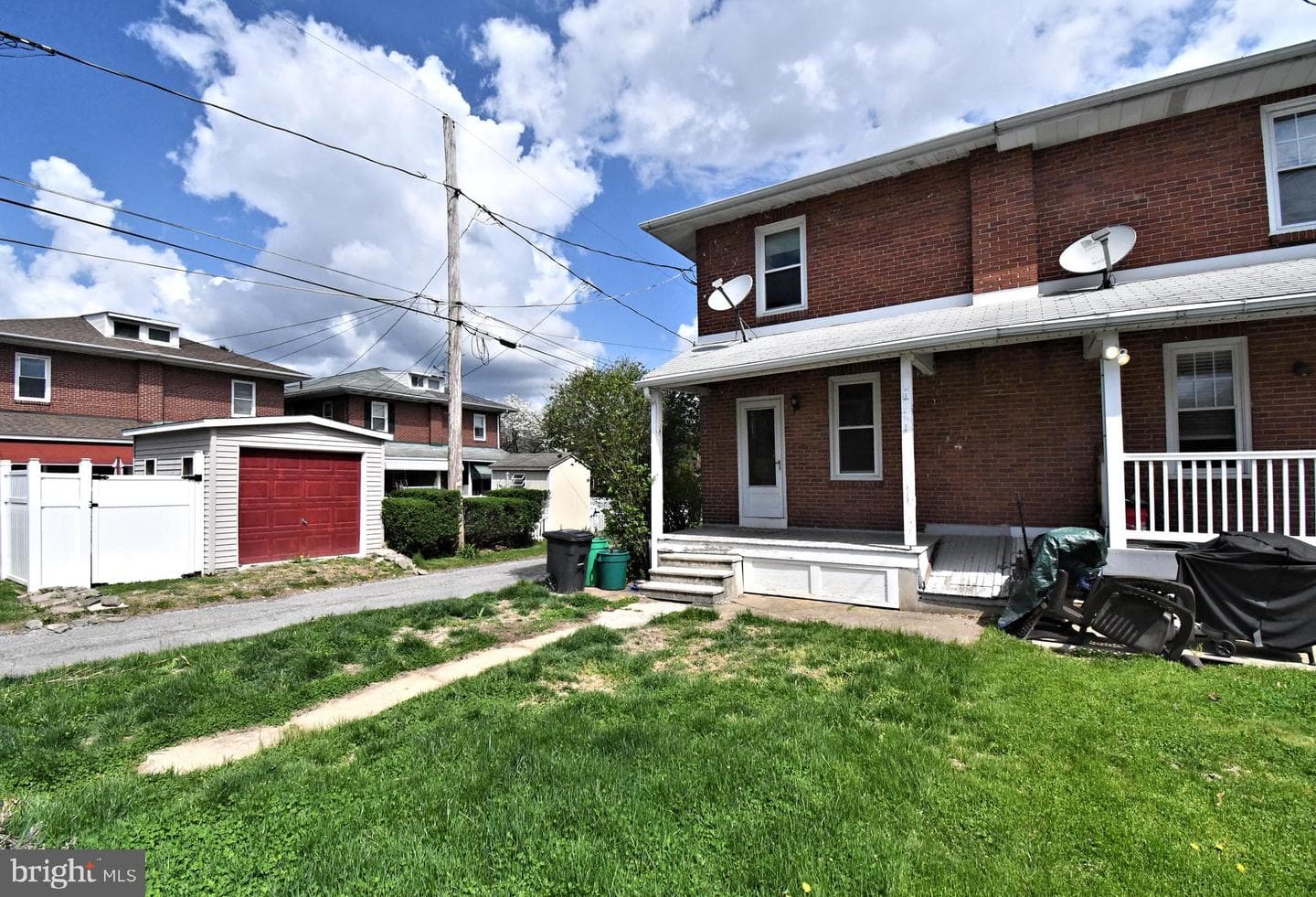 144 W Elm Street photo 4