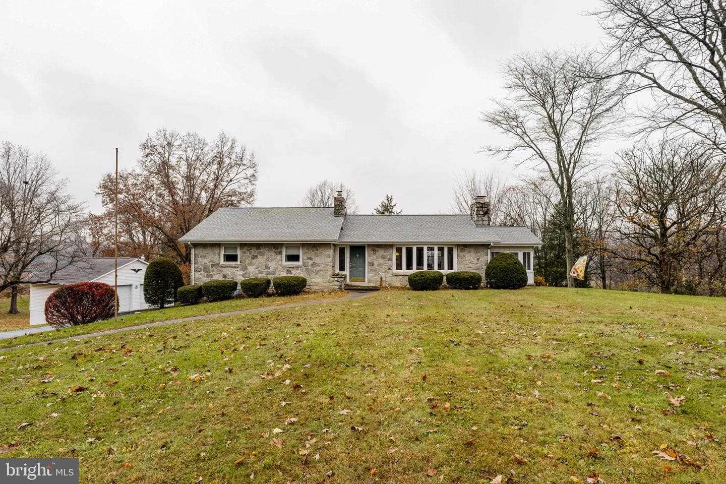 555 Lincoln Drive photo 10