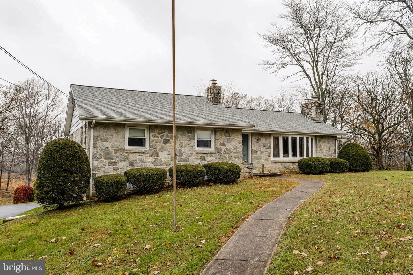 555 Lincoln Drive photo 11