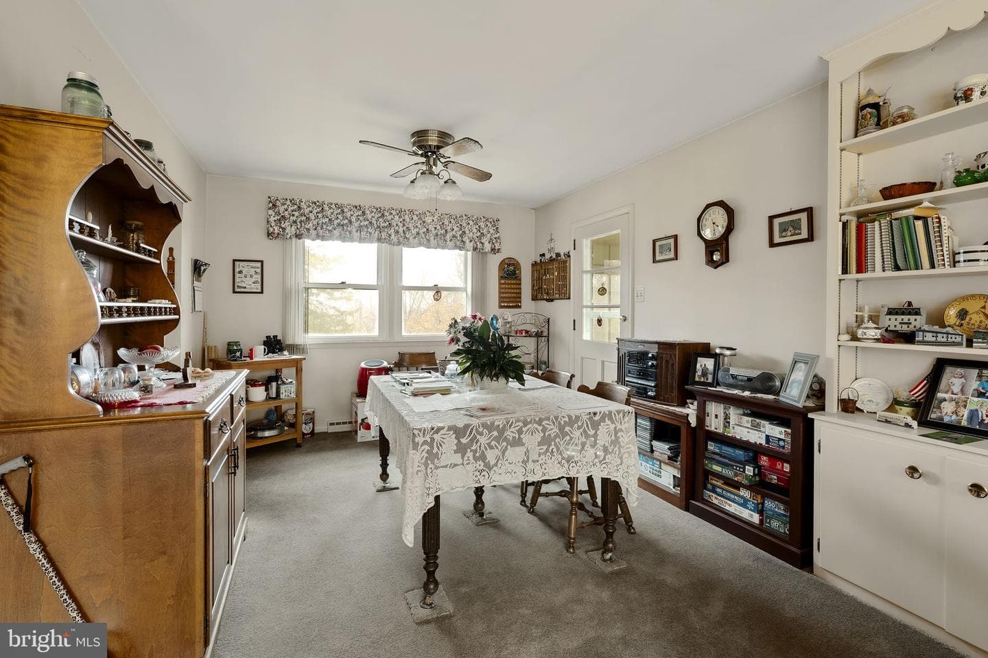 555 Lincoln Drive photo 25