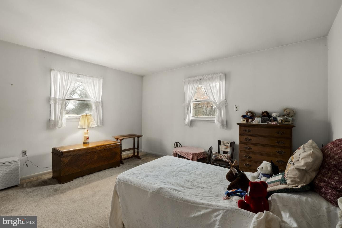 555 Lincoln Drive photo 34