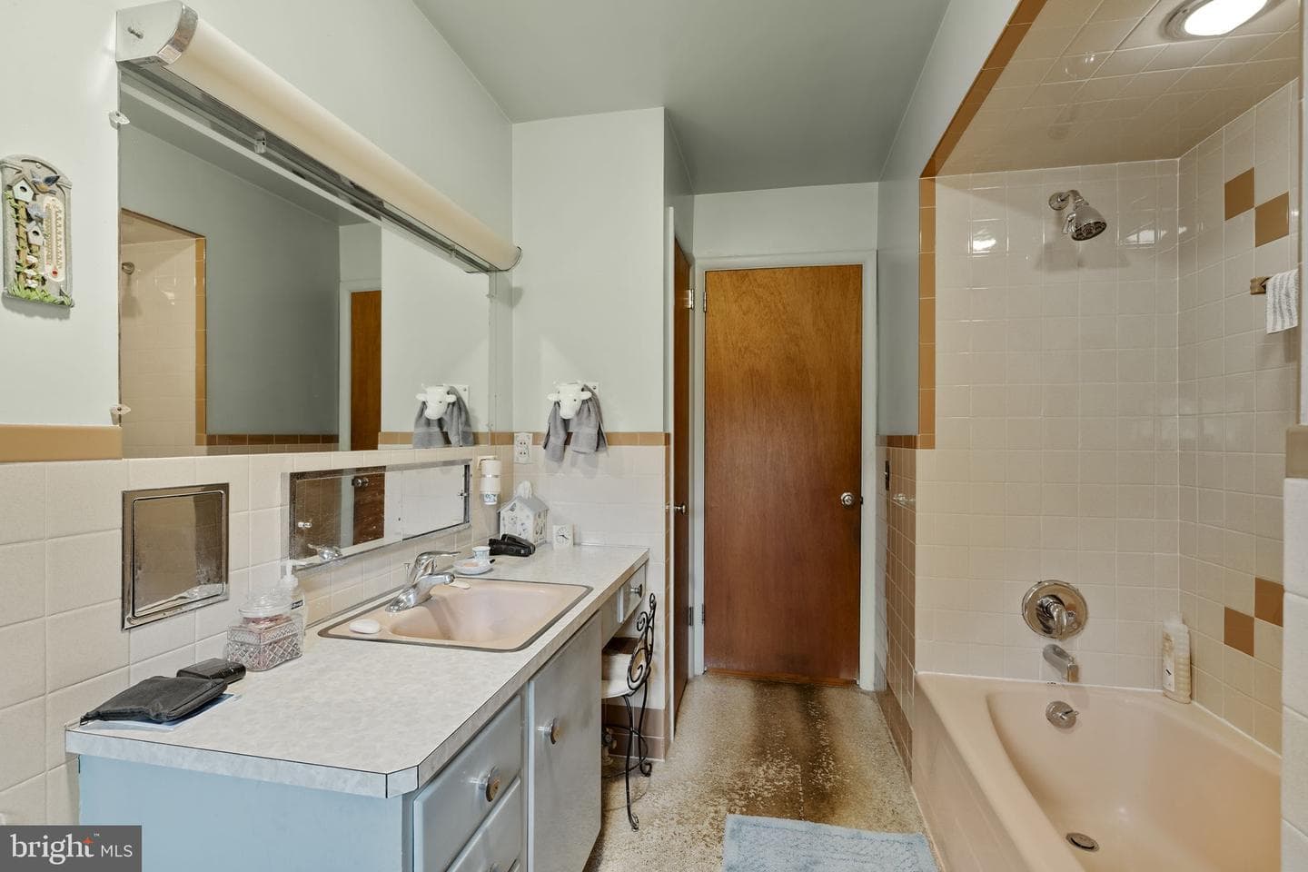 555 Lincoln Drive photo 39