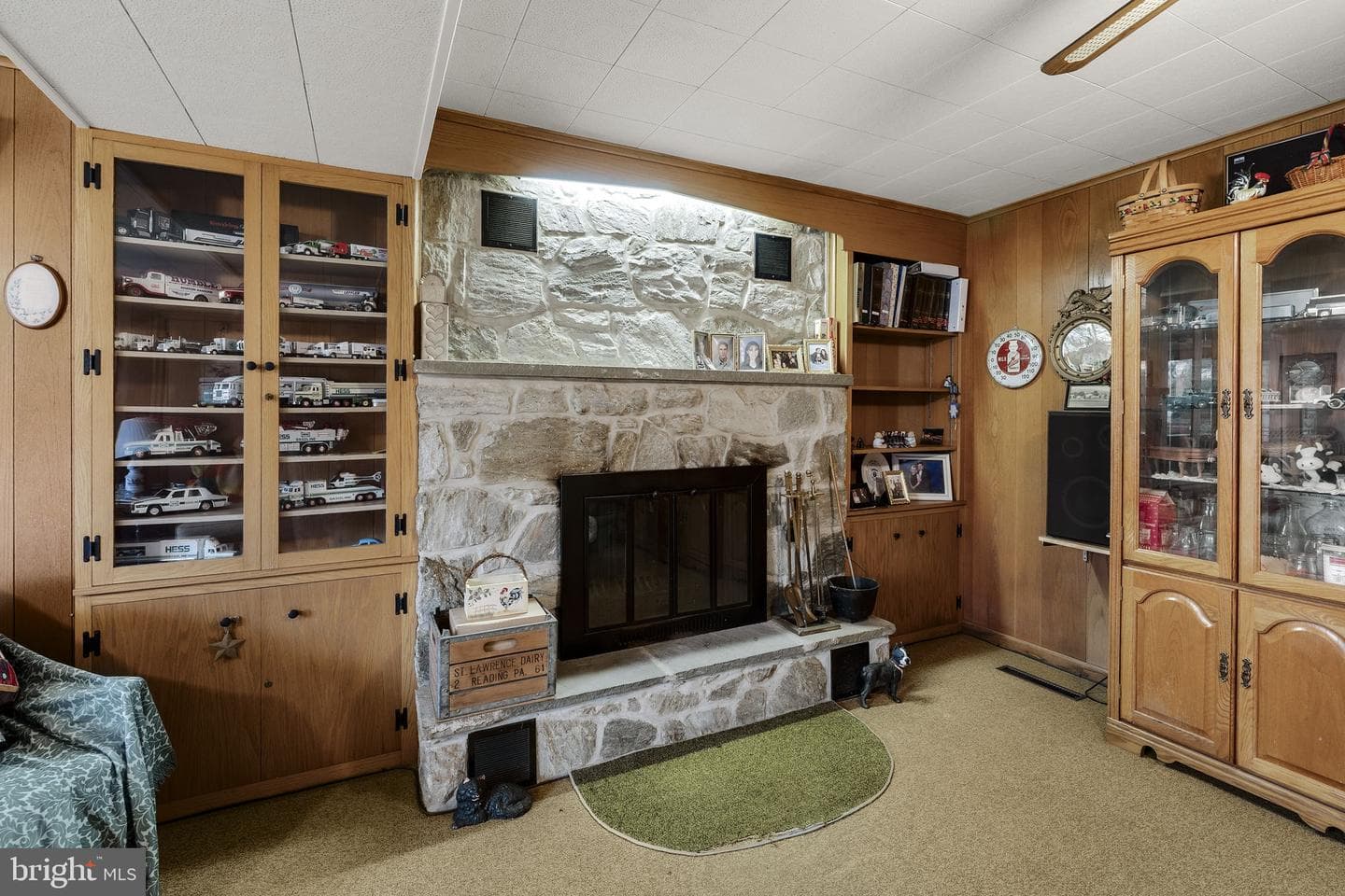 555 Lincoln Drive photo 43