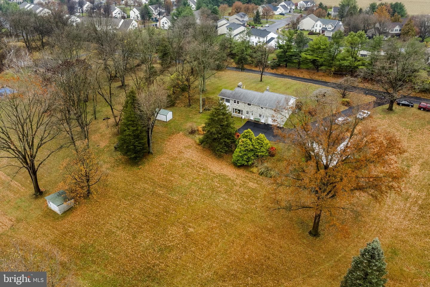 555 Lincoln Drive photo 5