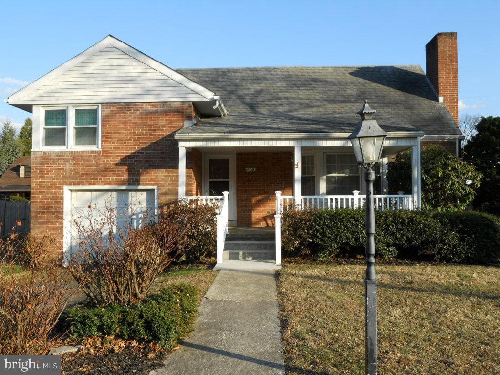 909 Brighton Avenue photo 3