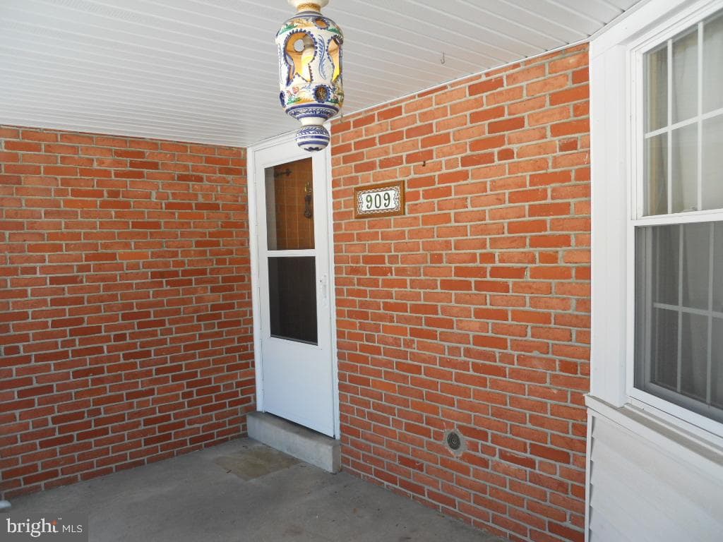 909 Brighton Avenue photo 33