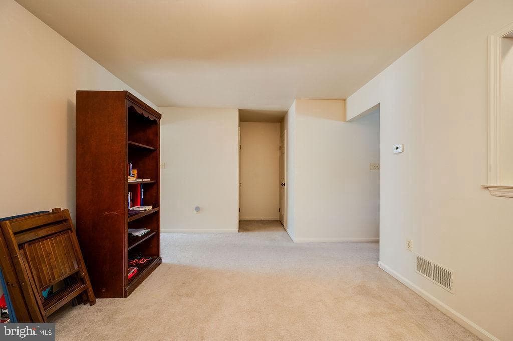 71 Winchester Court photo 9
