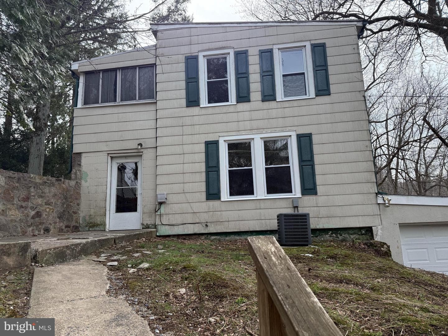 108 Poplar Road photo 2
