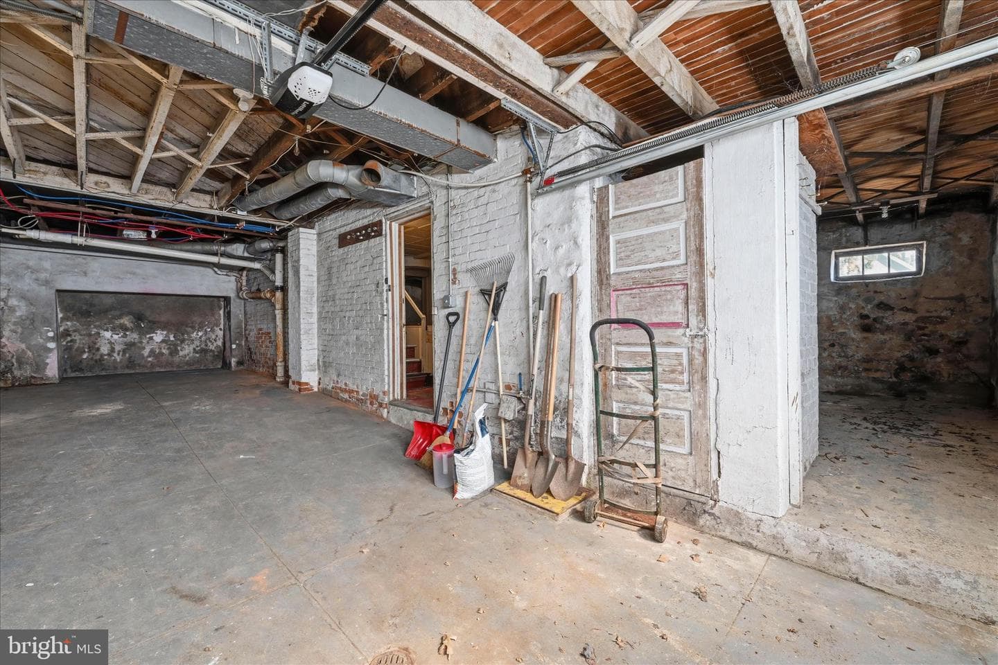 450 Fountain Avenue photo 32