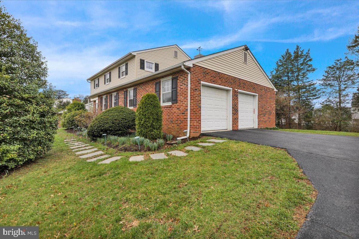 28 Cheltenham Drive photo 3