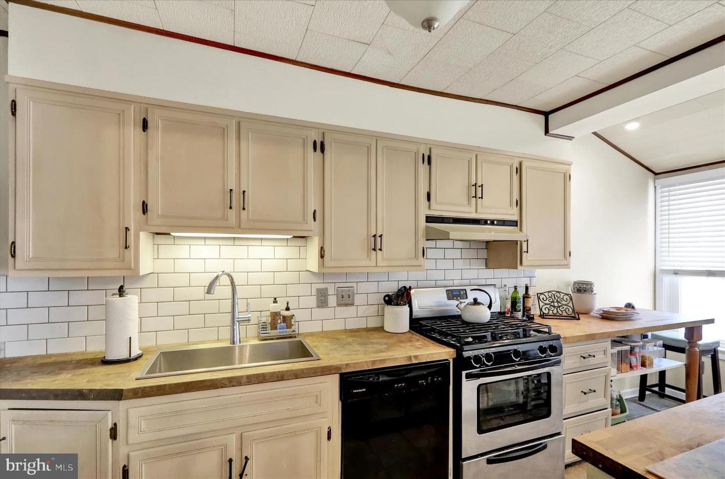 564 Marshall Avenue photo 10