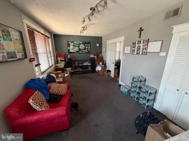 207 Revere photo 11