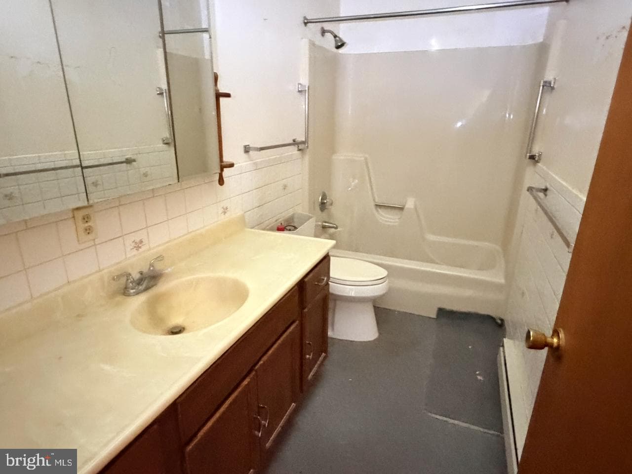 3804 Saint Lawrence Avenue photo 13