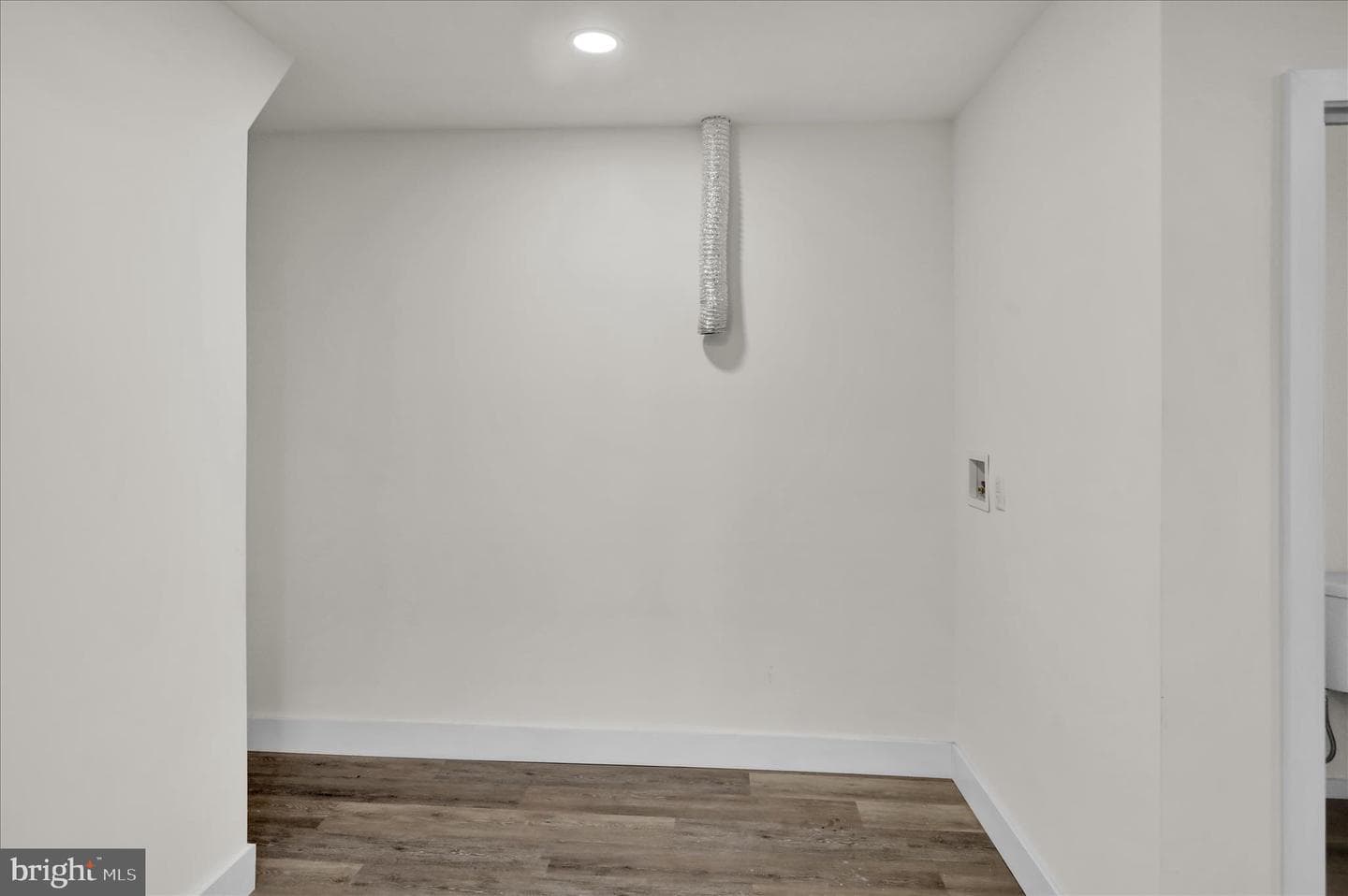 131 Elm Street photo 17