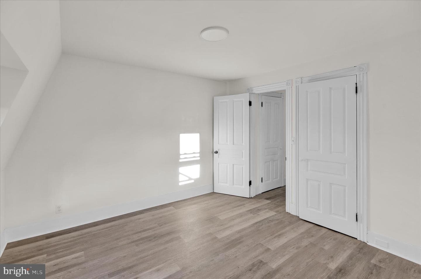 131 Elm Street photo 29