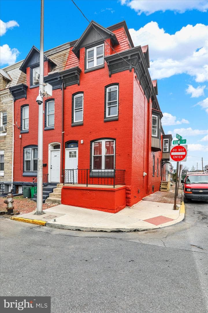 131 Elm Street photo 4