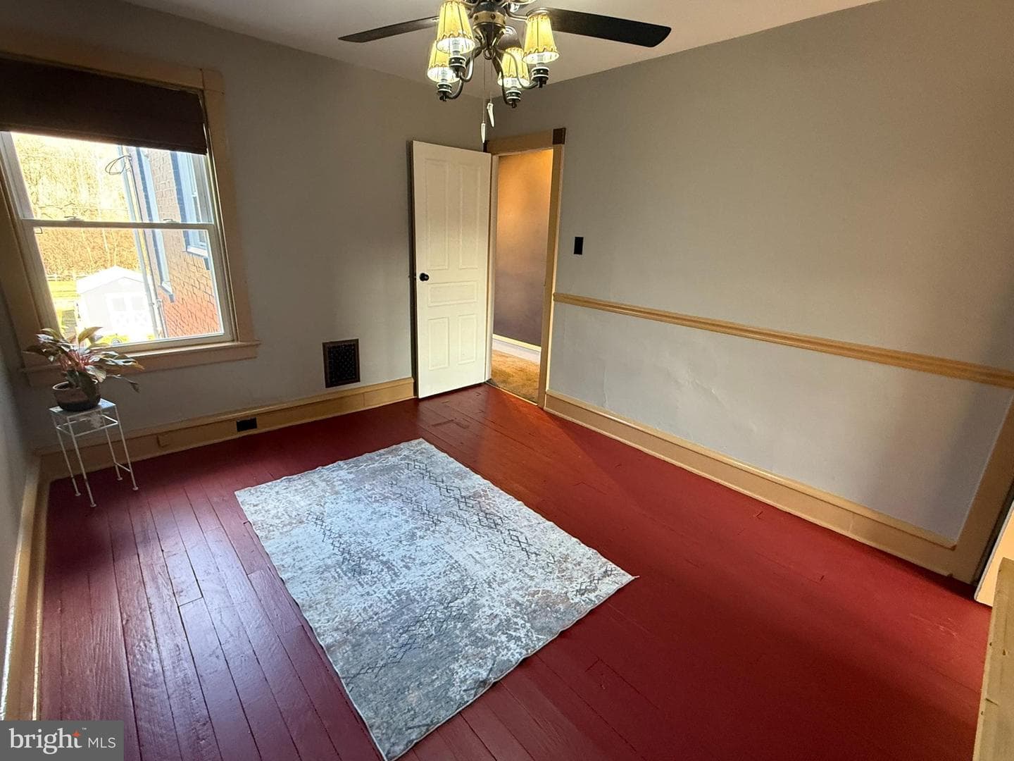 355 Hazel Street photo 10