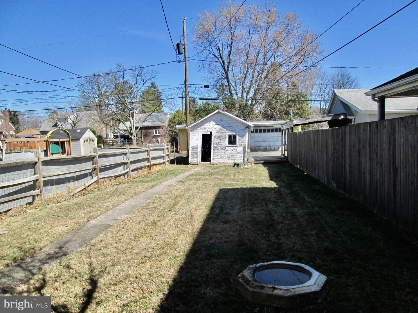 431 Raymond Street photo 37