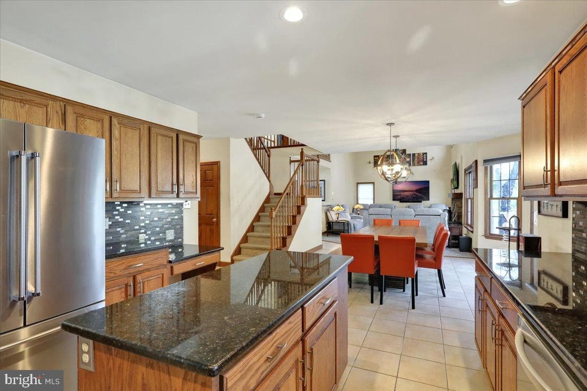 23 Laura Court photo 17