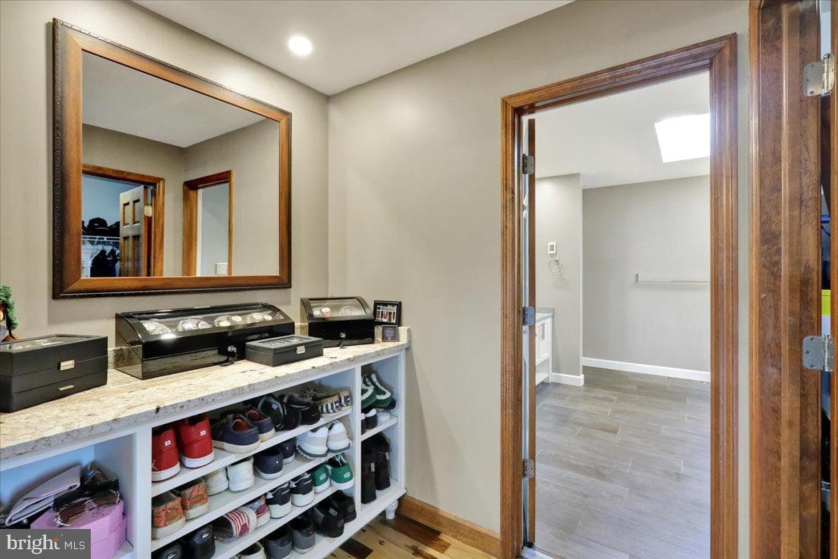 23 Laura Court photo 40