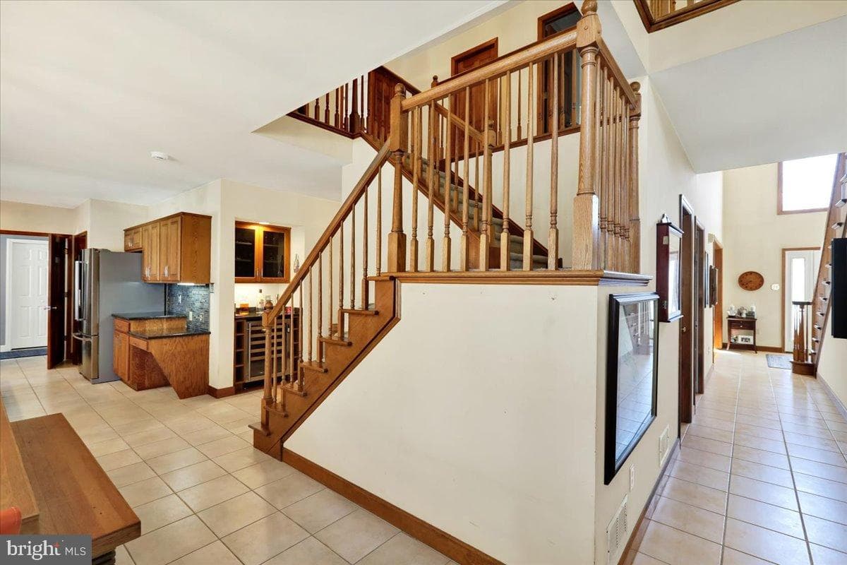 23 Laura Court photo 8