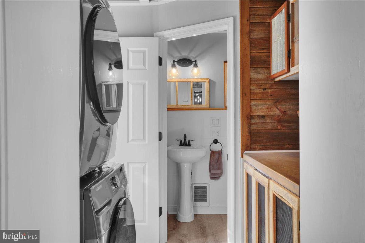 204 E High Street photo 18