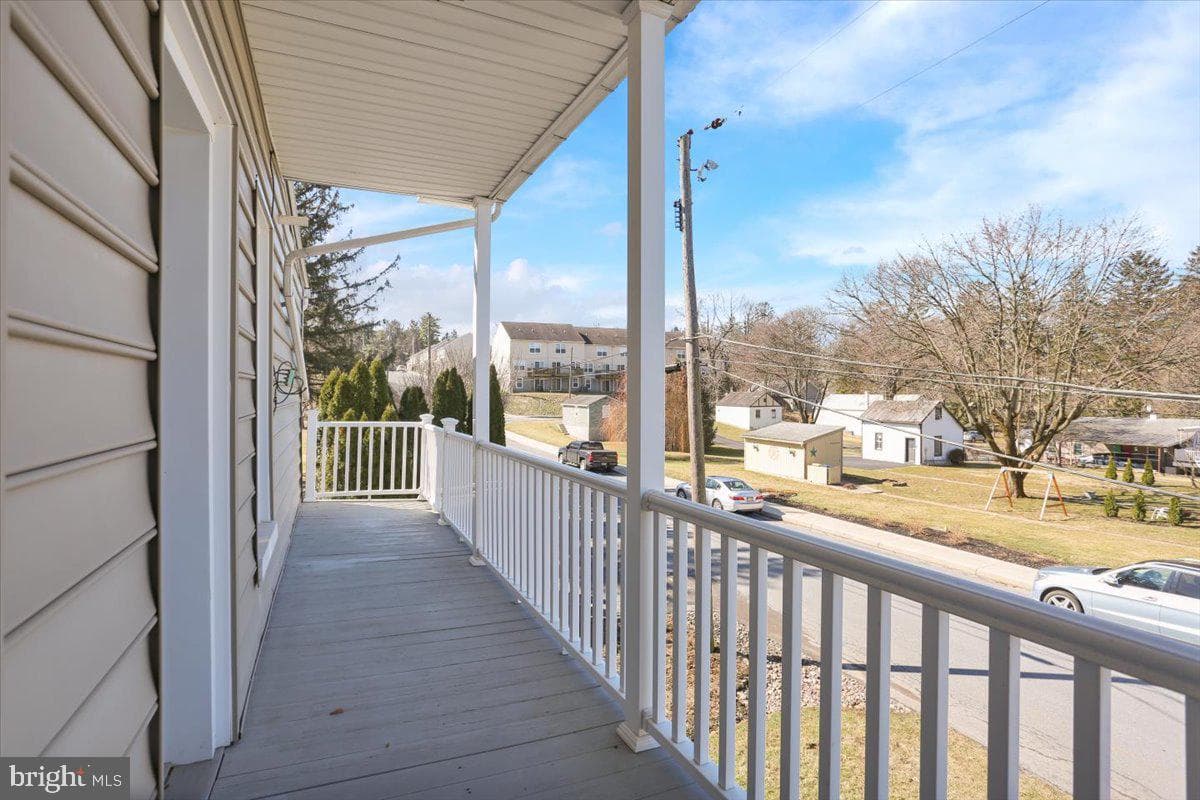204 E High Street photo 29