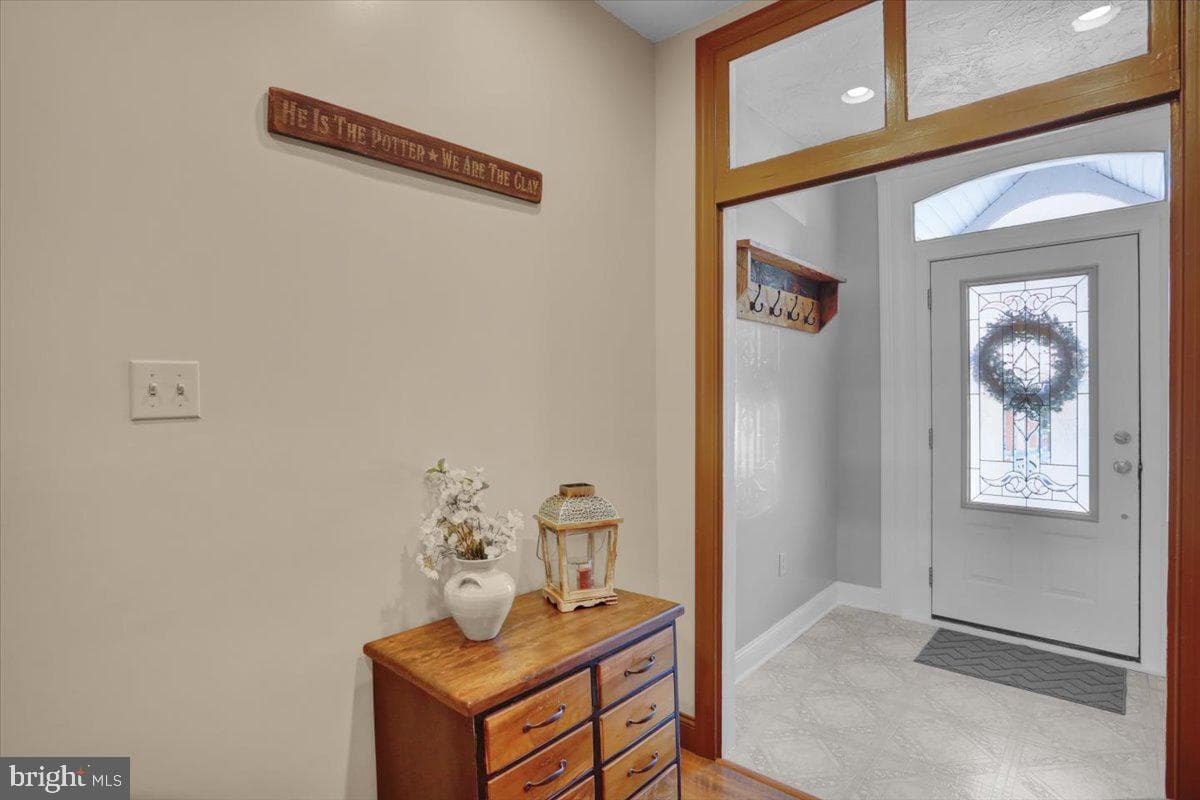 204 E High Street photo 4
