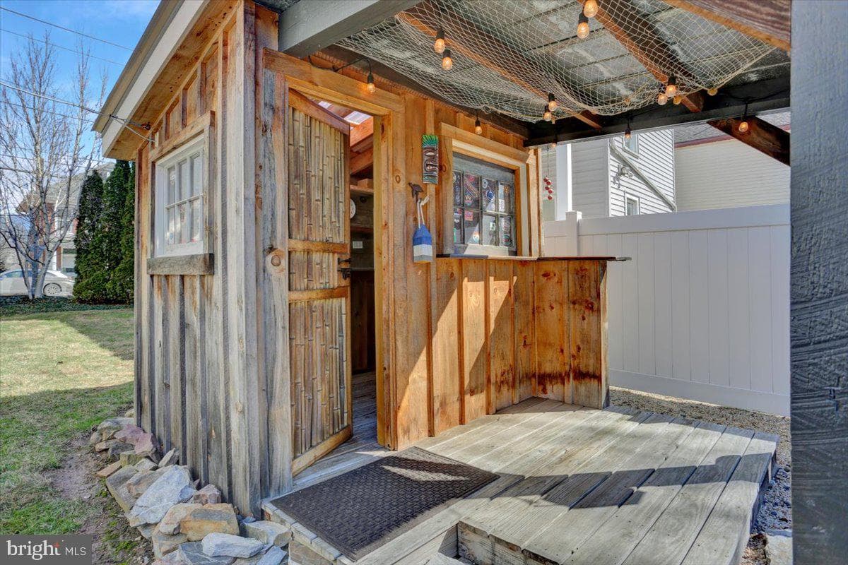 204 E High Street photo 42