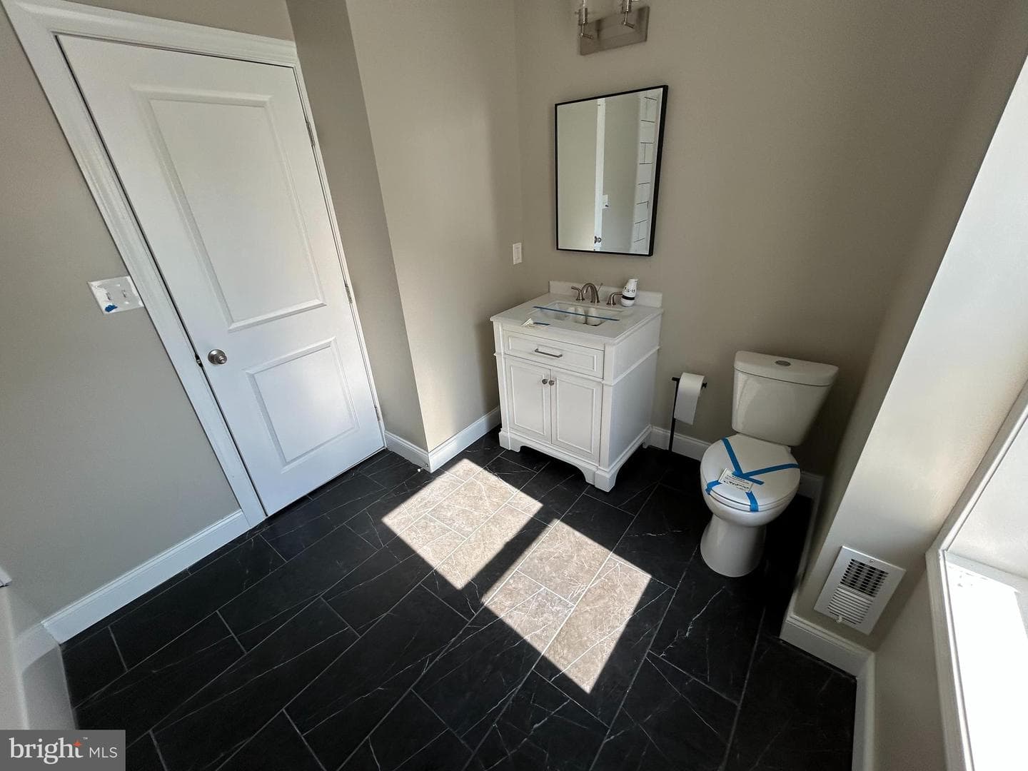 626 N Reading Avenue photo 13
