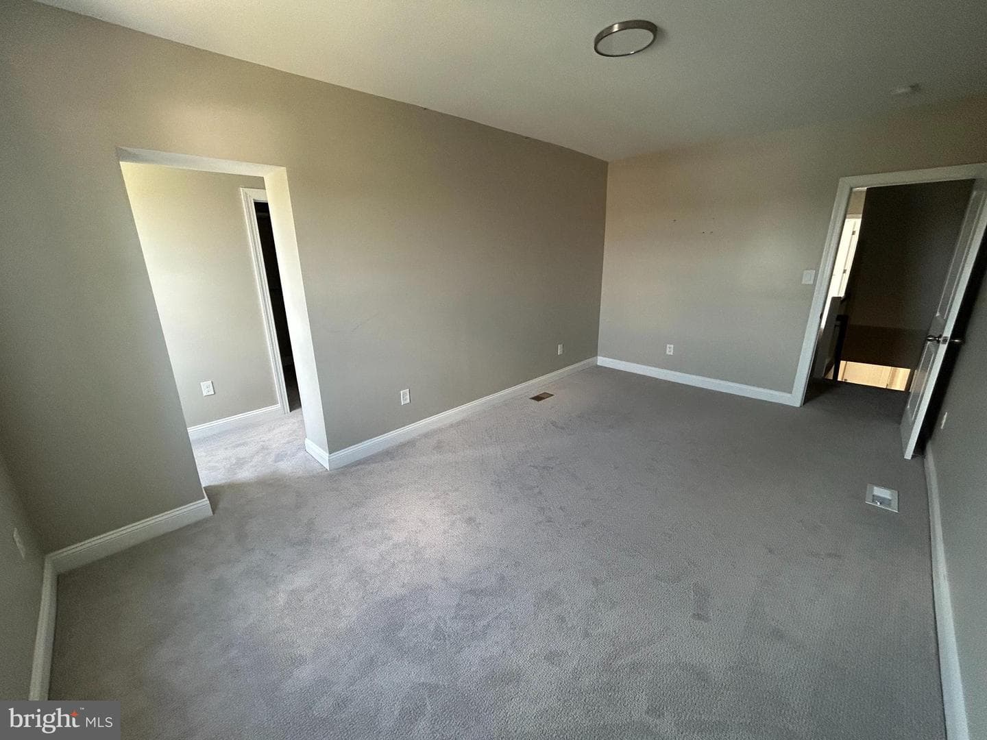626 N Reading Avenue photo 7
