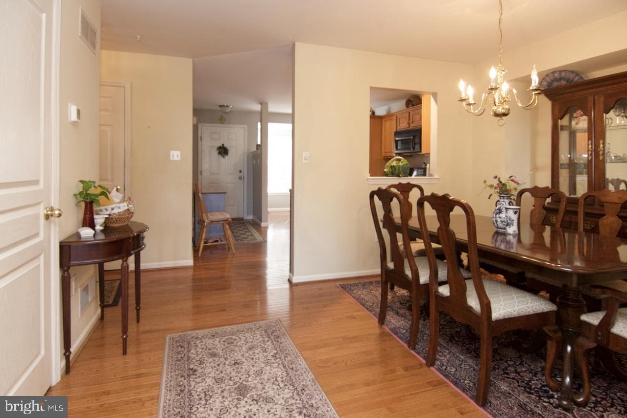200 Walton Court photo 7