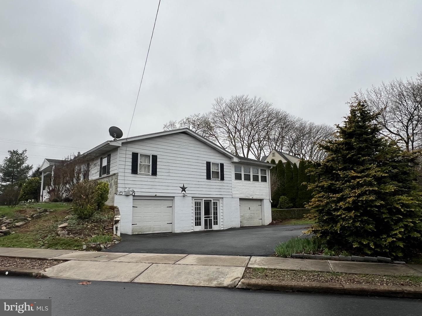 2 Locust Lane photo 2