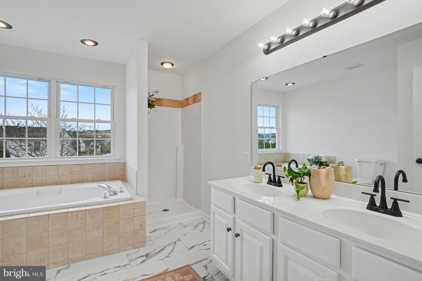 4983 Thornbury Cr photo 18