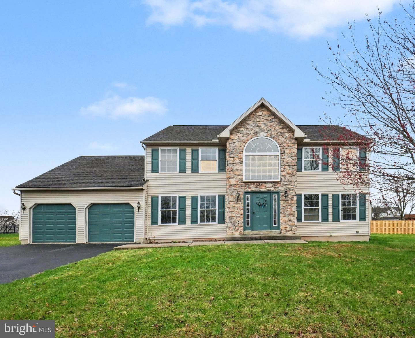 4983 Thornbury Cr photo 2