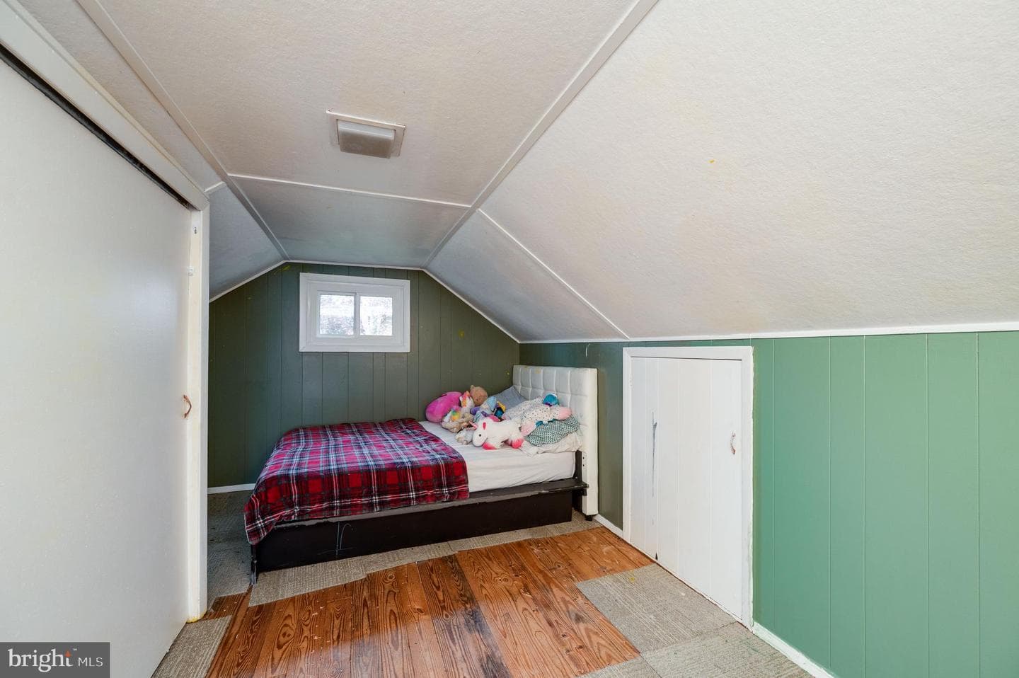 511 Grill Avenue photo 24