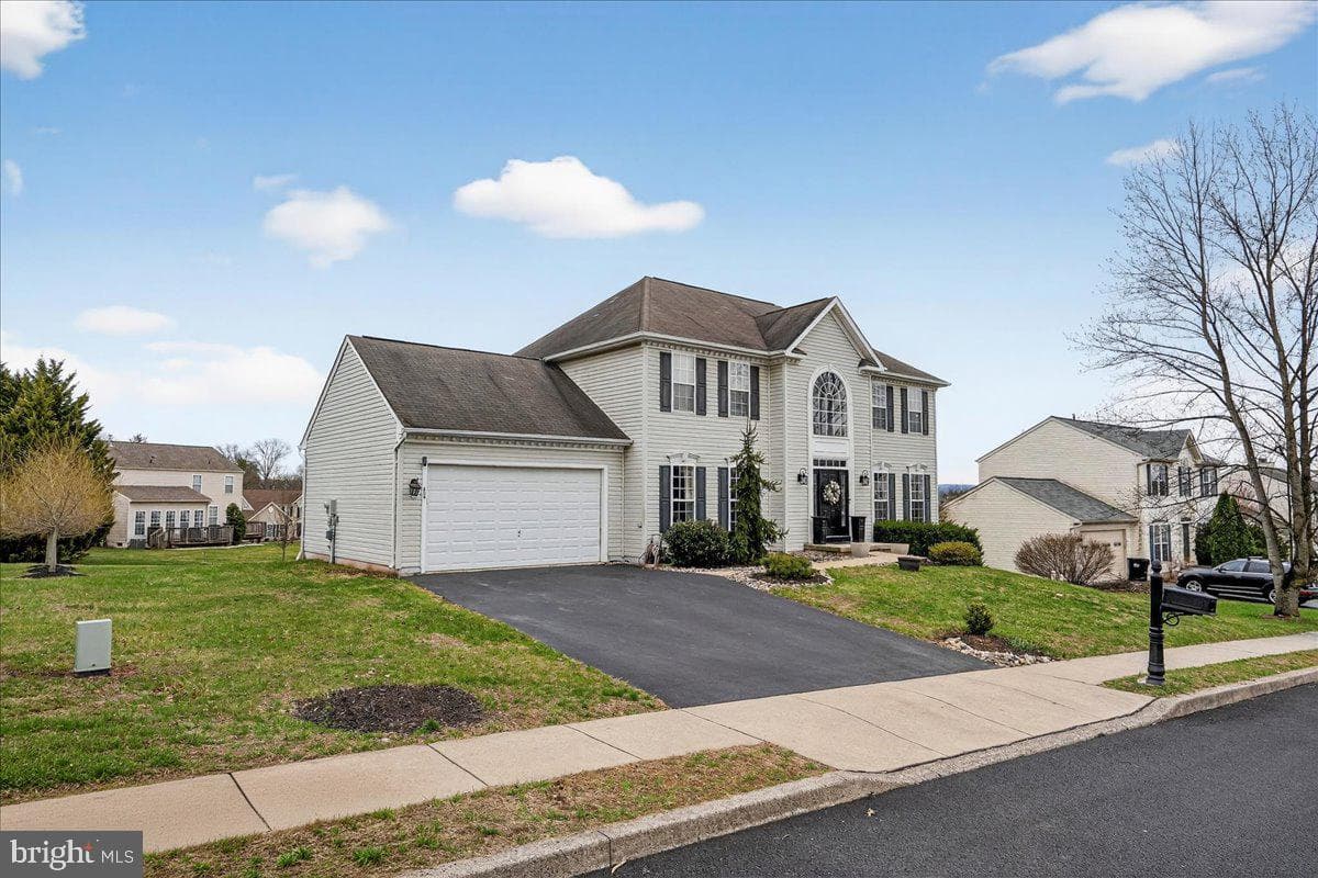 808 Bramblewood Drive photo 2
