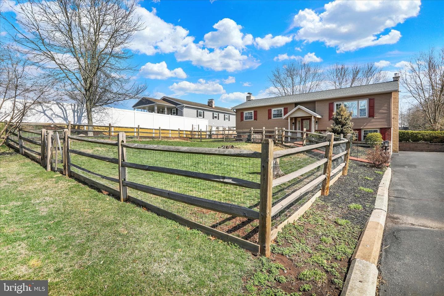 41 Laurel Avenue photo 2