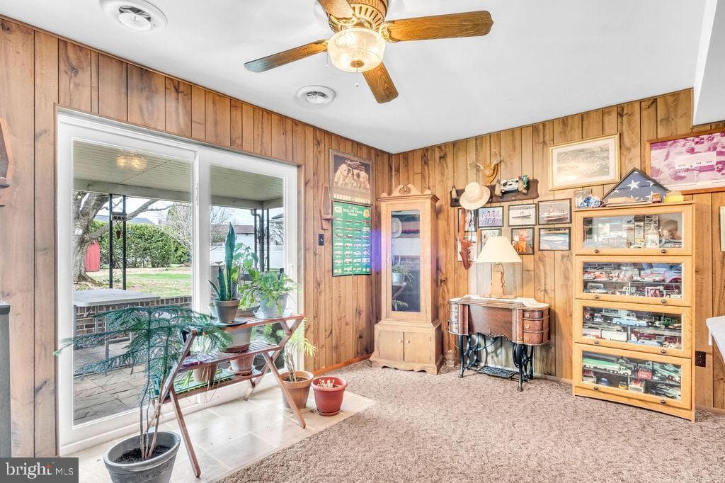 672 W Spring Street photo 13